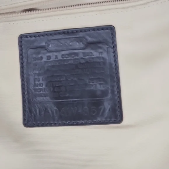 Vintge COACH Shoulder Bag Signature 2WAY Canvas And Leather With Metallic Gold . - Picture 7 of 8